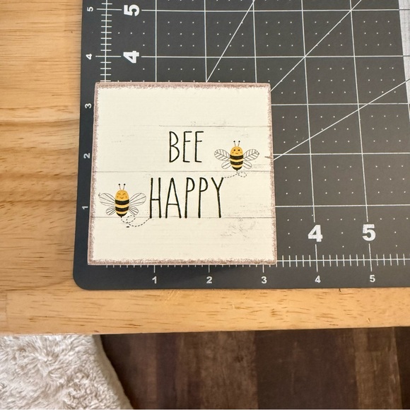 Bee Happy Sign - Picture 2 of 5